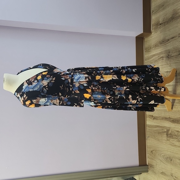 UNIQUE VINTAGE floral wrap dress - Picture 5 of 13